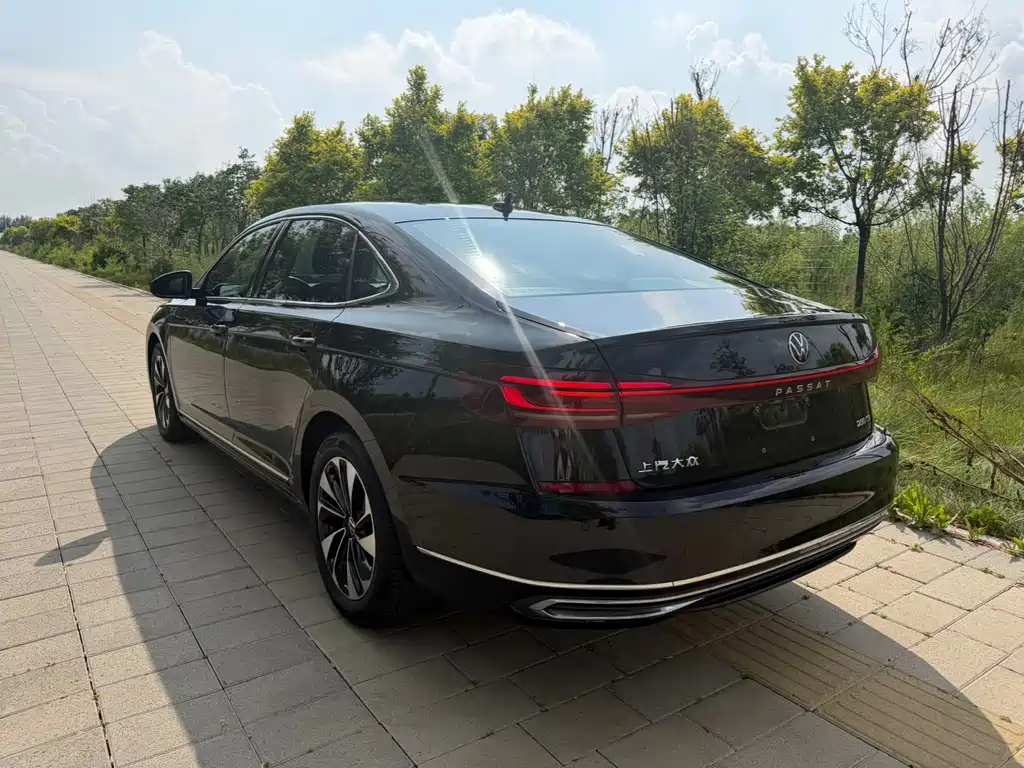 Volkswagen Passat 2023