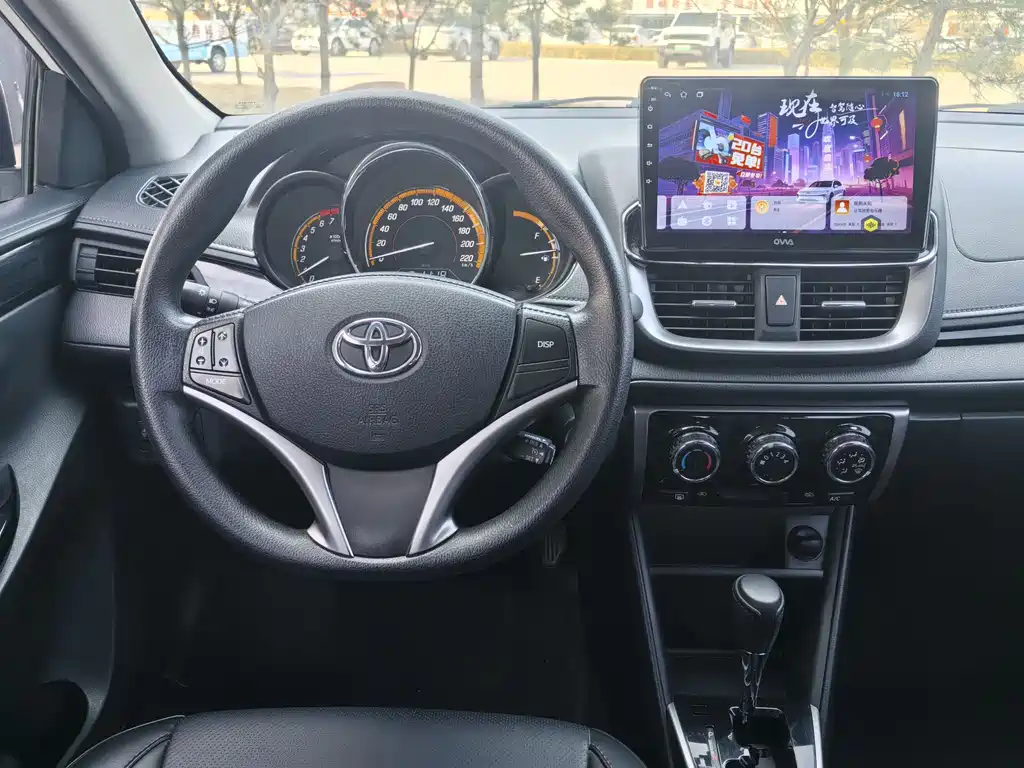 Toyota Yaris L 2022 — фото 8