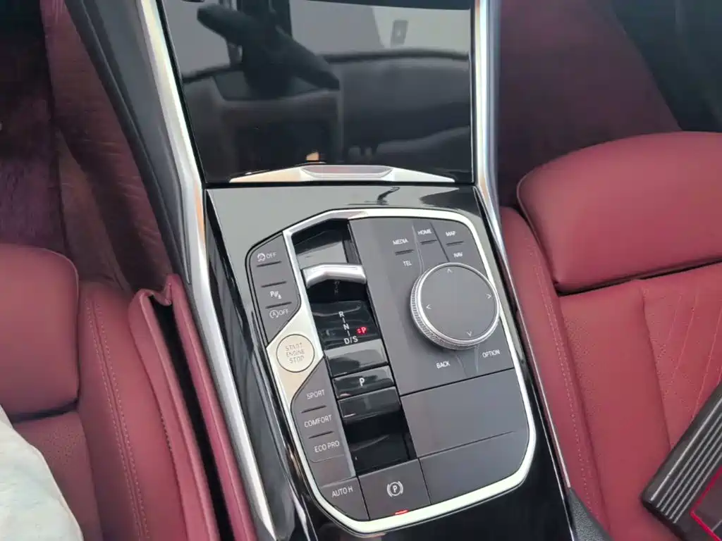 BMW 3 Series 2024 — фото 14