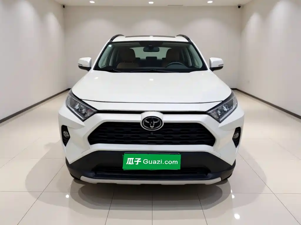 Toyota RAV4 2020 — фото 2