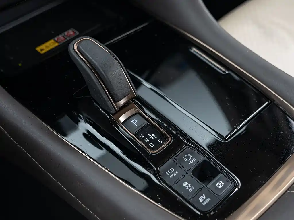 Toyota Alphard 2024 — фото 15