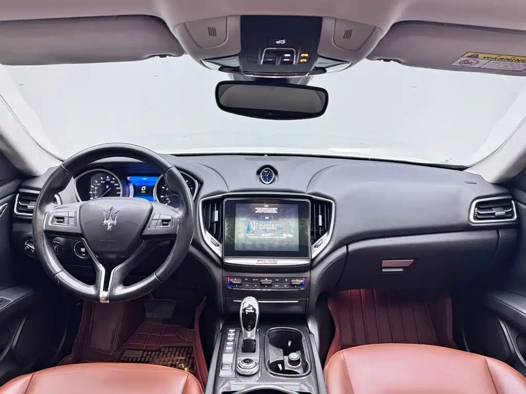 Maserati Ghibli 2017 — фото 16