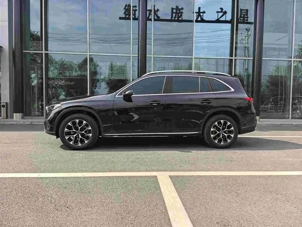 Mercedes-Benz GLC 2025