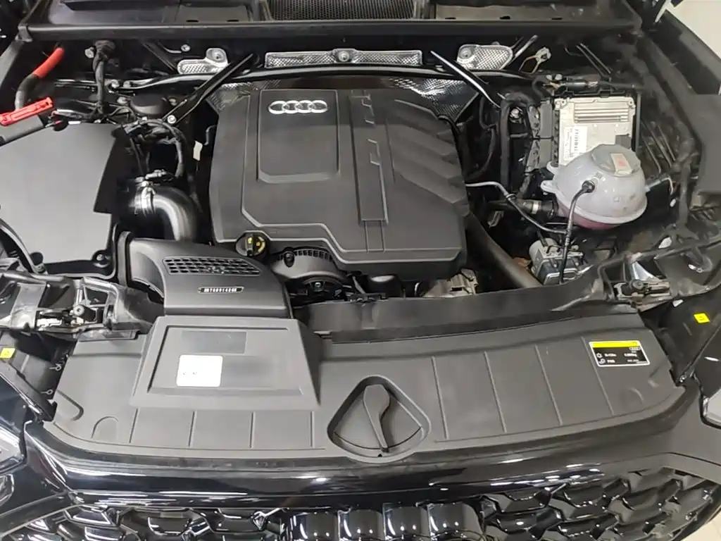 Audi Q5L Sportback 2024 — фото 20