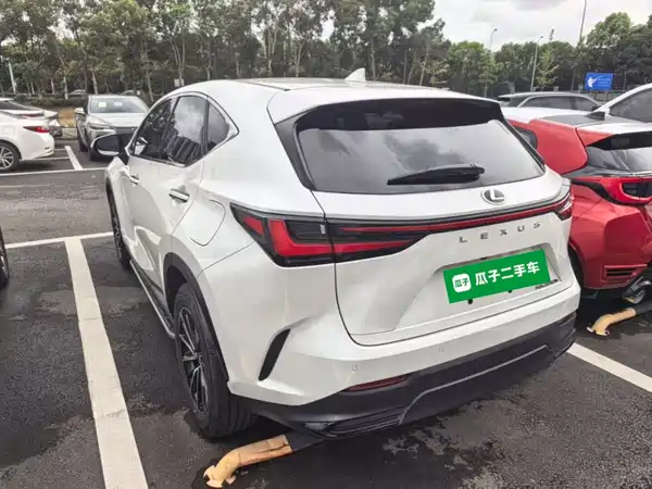 Lexus NX 2023