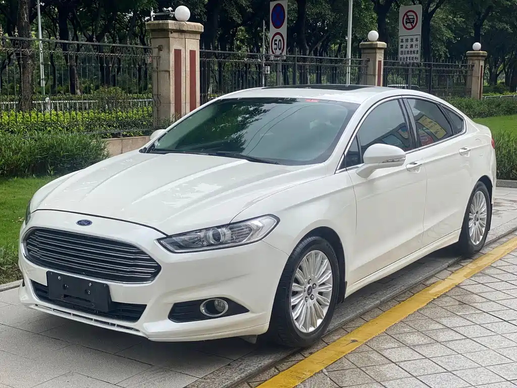 Ford Mondeo 2015 — фото 1
