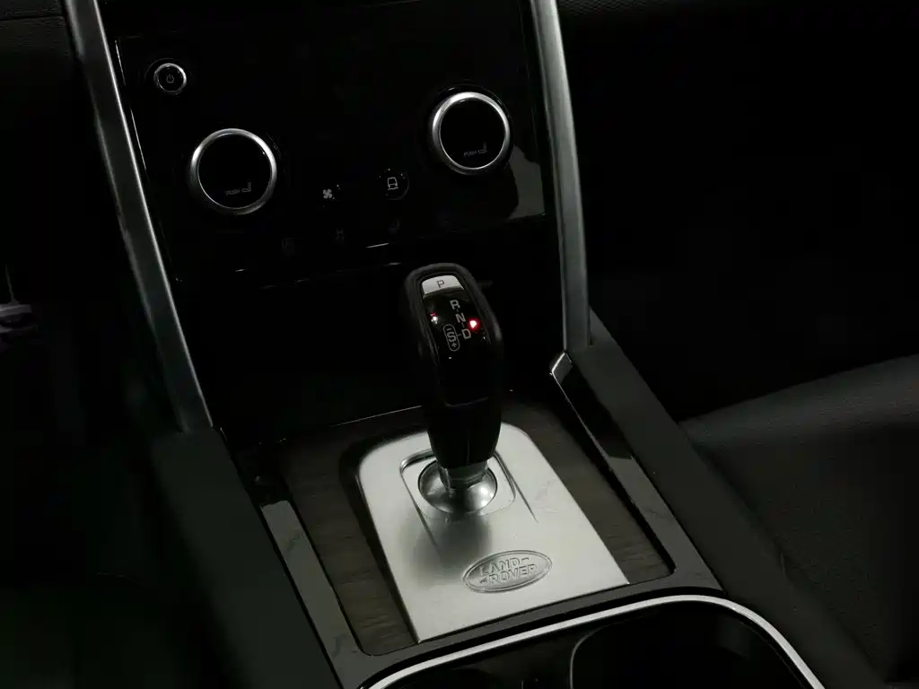Land Rover Discovery Sport 2022 — фото 13
