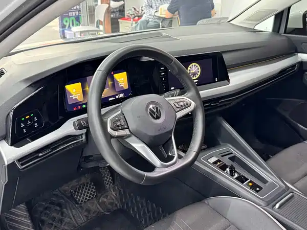 Volkswagen Golf 2023