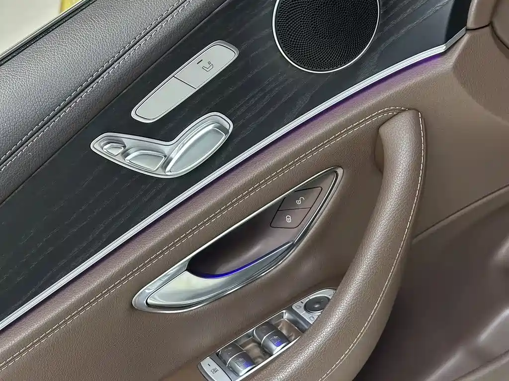 Mercedes-Benz E-Class 2023 — фото 14