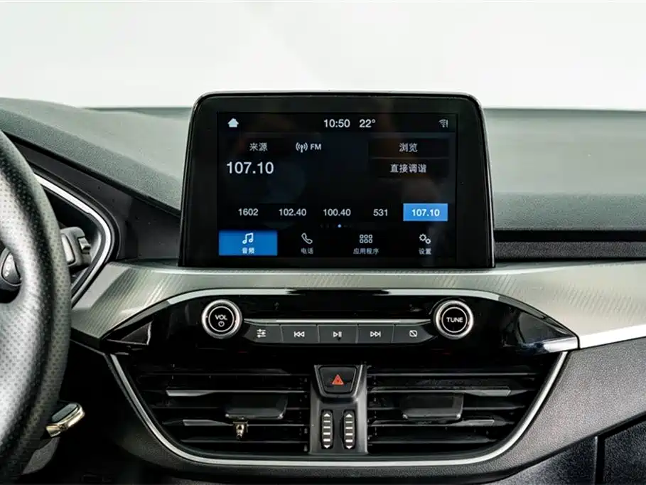 Ford Focus 2019 — фото 13