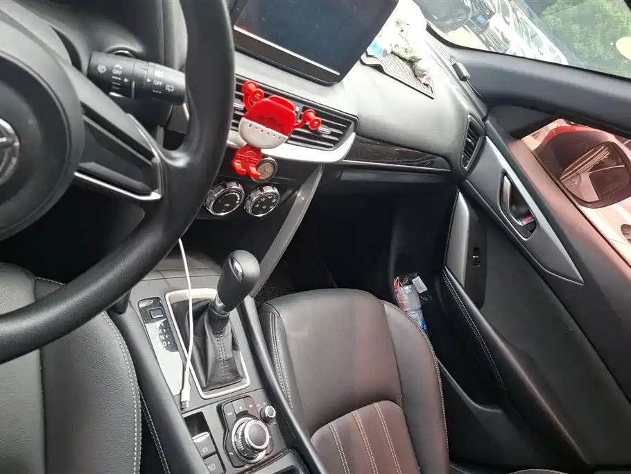 Mazda CX-4 2018 — фото 16