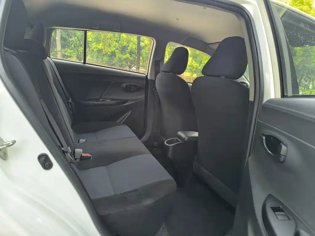 Toyota Yaris L 2019 — фото 11