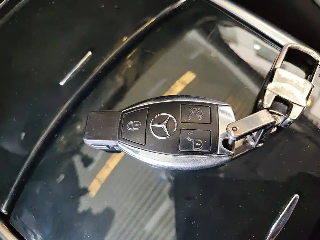 Mercedes-Benz R-Class 2017 — фото 17