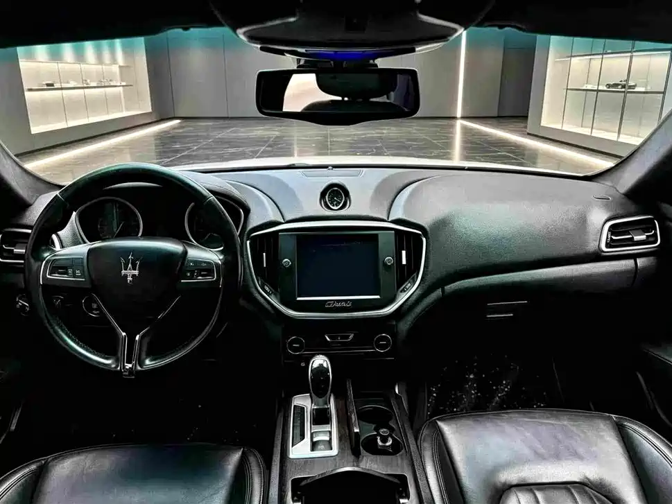 Maserati Ghibli 2015 — фото 9