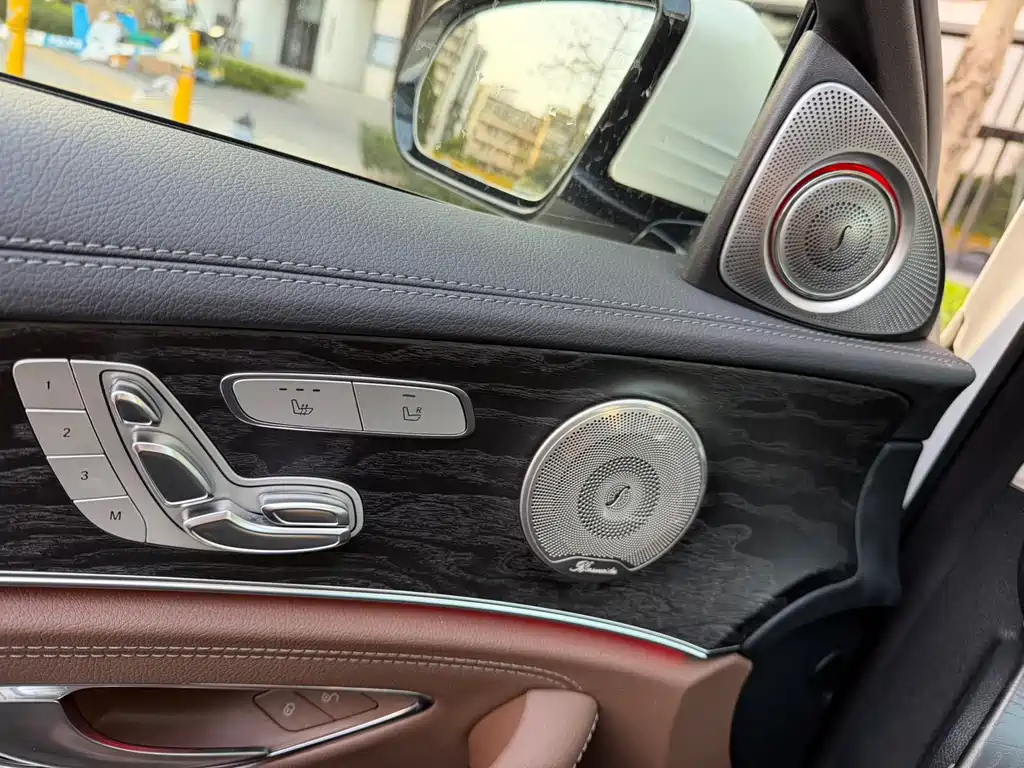 Mercedes-Benz E-Class 2016 — фото 14