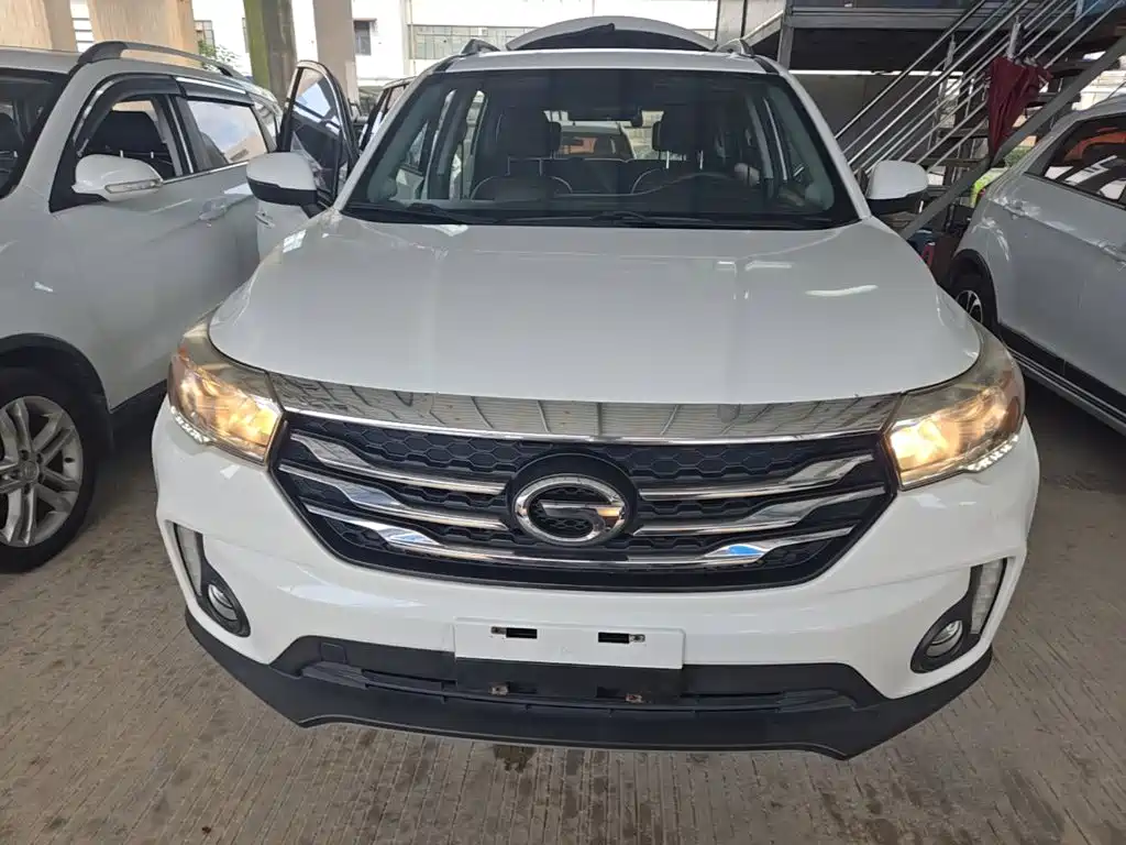 GAC Trumpchi GS4 2016 — фото 3