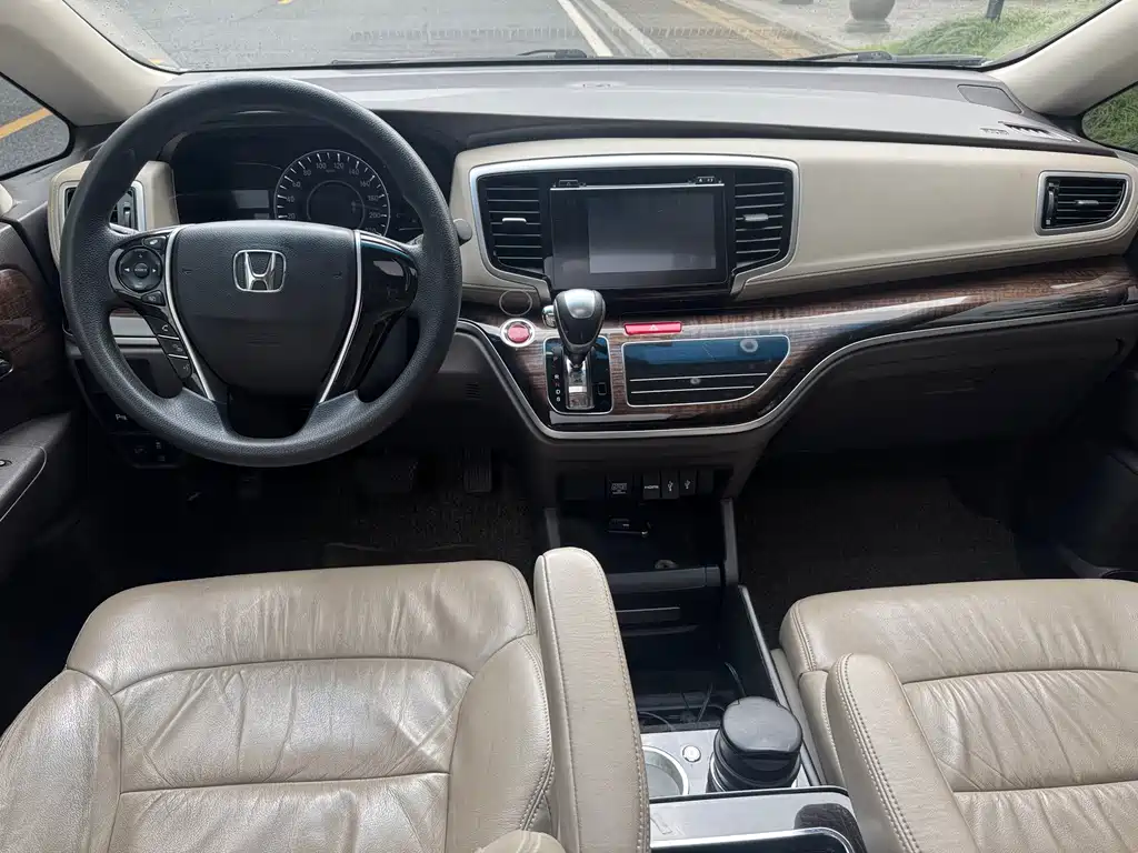 Honda Odyssey 2018 — фото 11