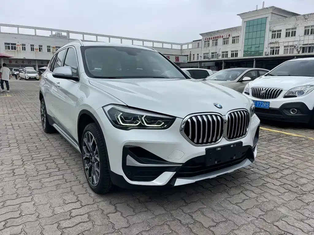 BMW X1 2020 — фото 1