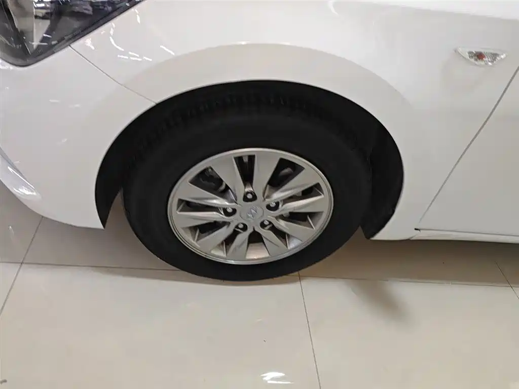Hyundai Elantra 2020 — фото 23