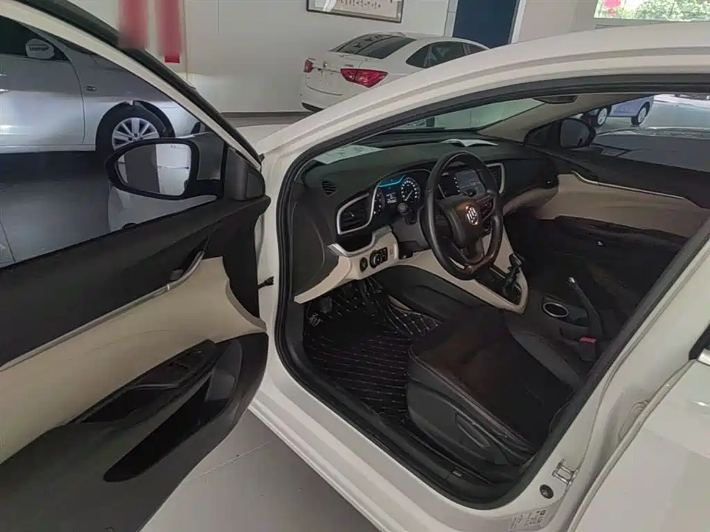 Buick Excelle 2017 — фото 16