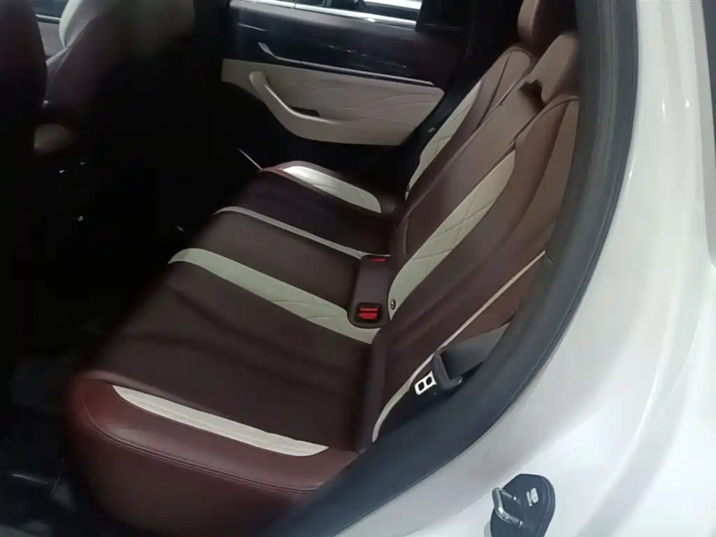 Geely Xingyue L 2023 — фото 17