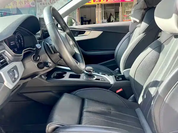 Audi A4L 2021