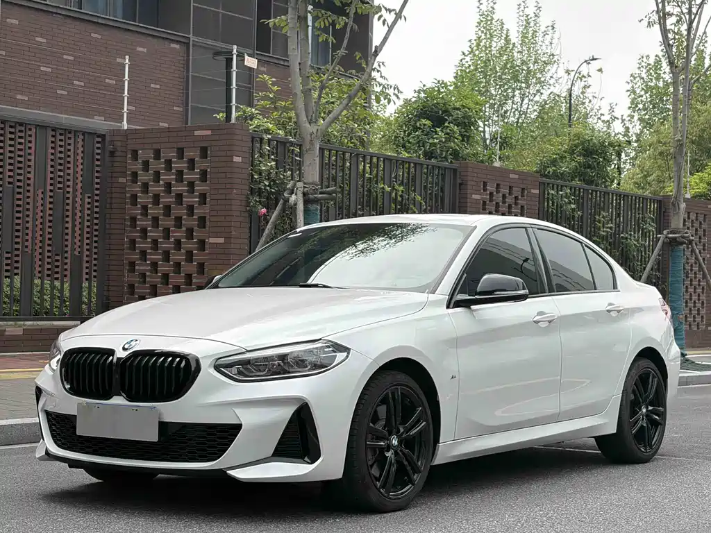 BMW 1 Series 2023 — фото 1
