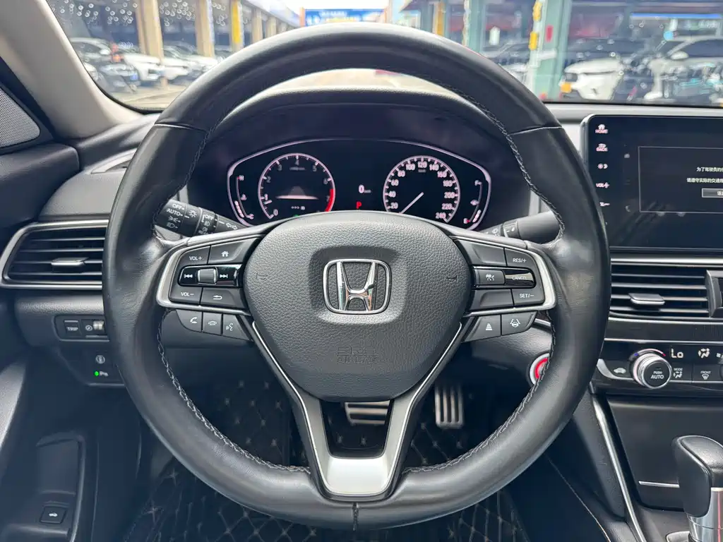 Honda Accord 2022 — фото 11