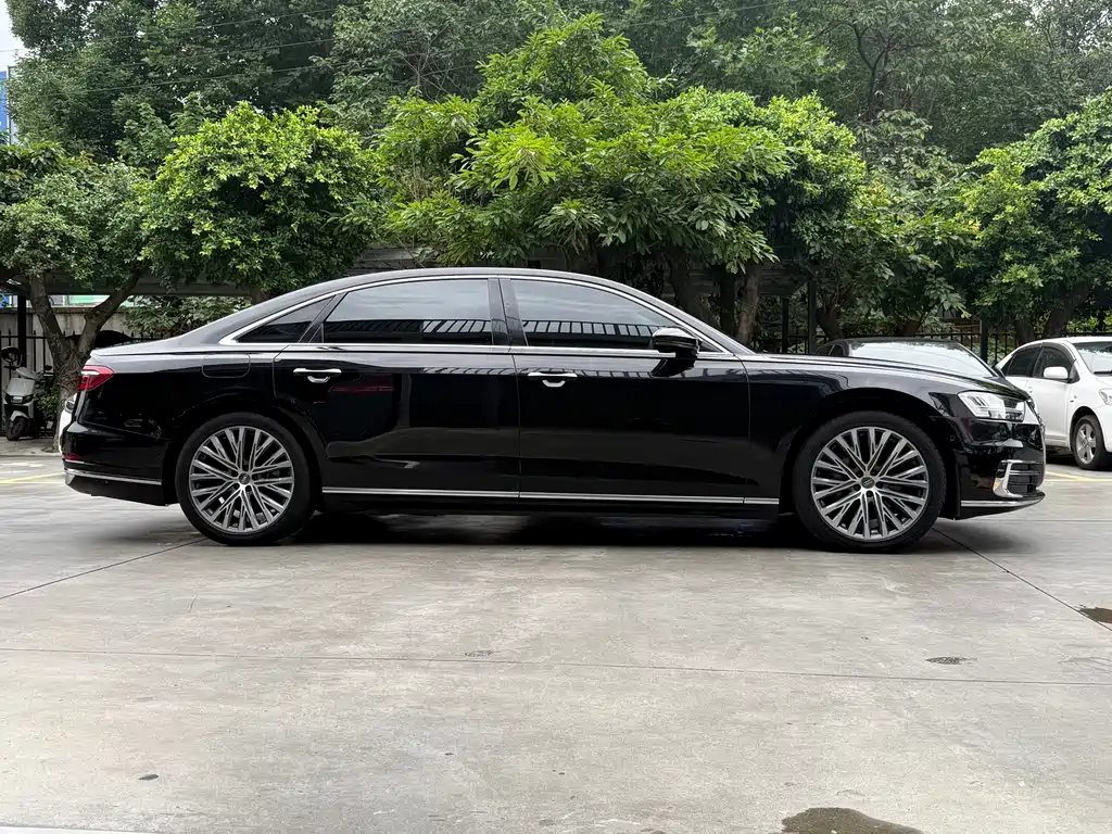 Audi A8 2019 — фото 4