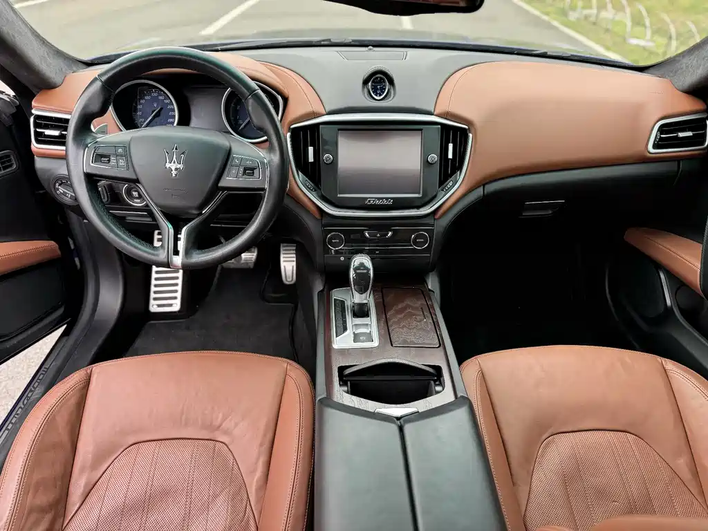 Maserati Ghibli 2014 — фото 11