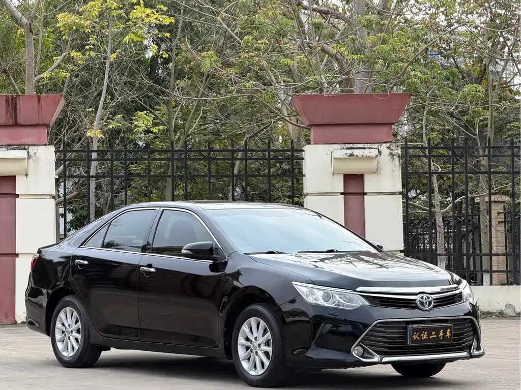 Toyota Camry 2016 — фото 3