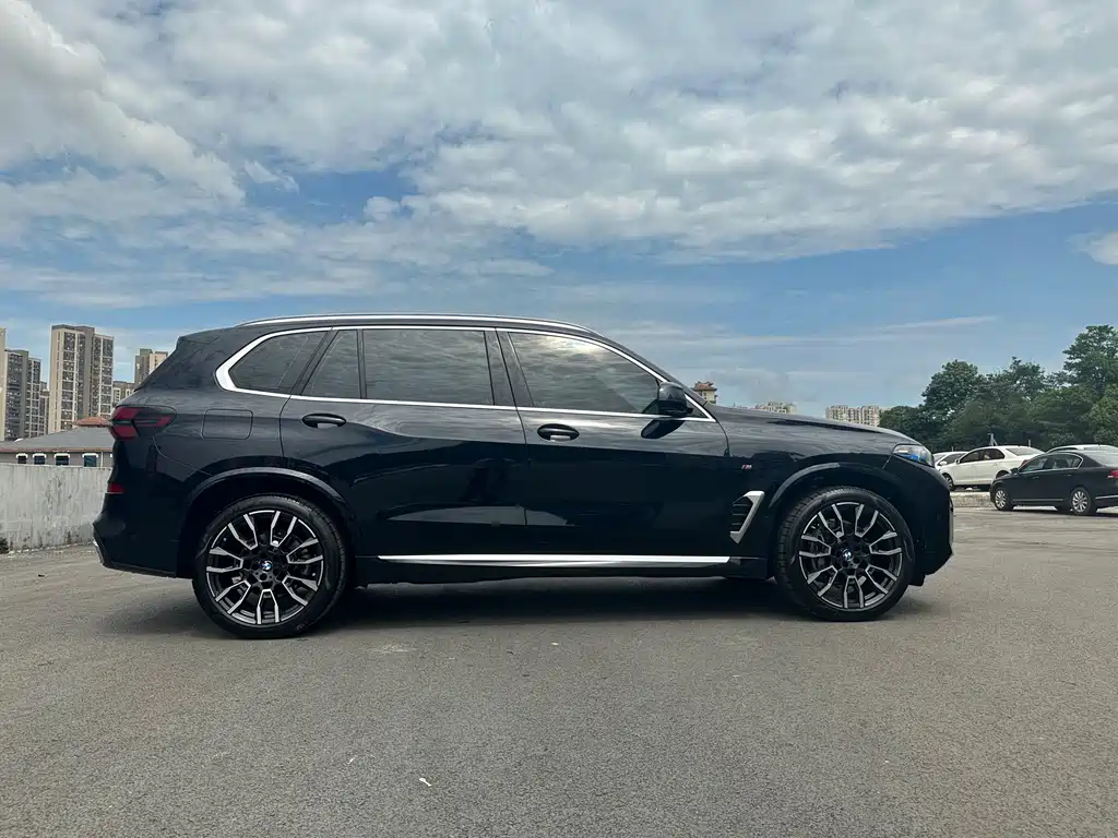 BMW X5 2025 — фото 12