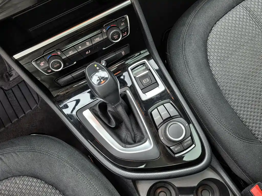 BMW 2 Series Active Tourer 2016 — фото 13