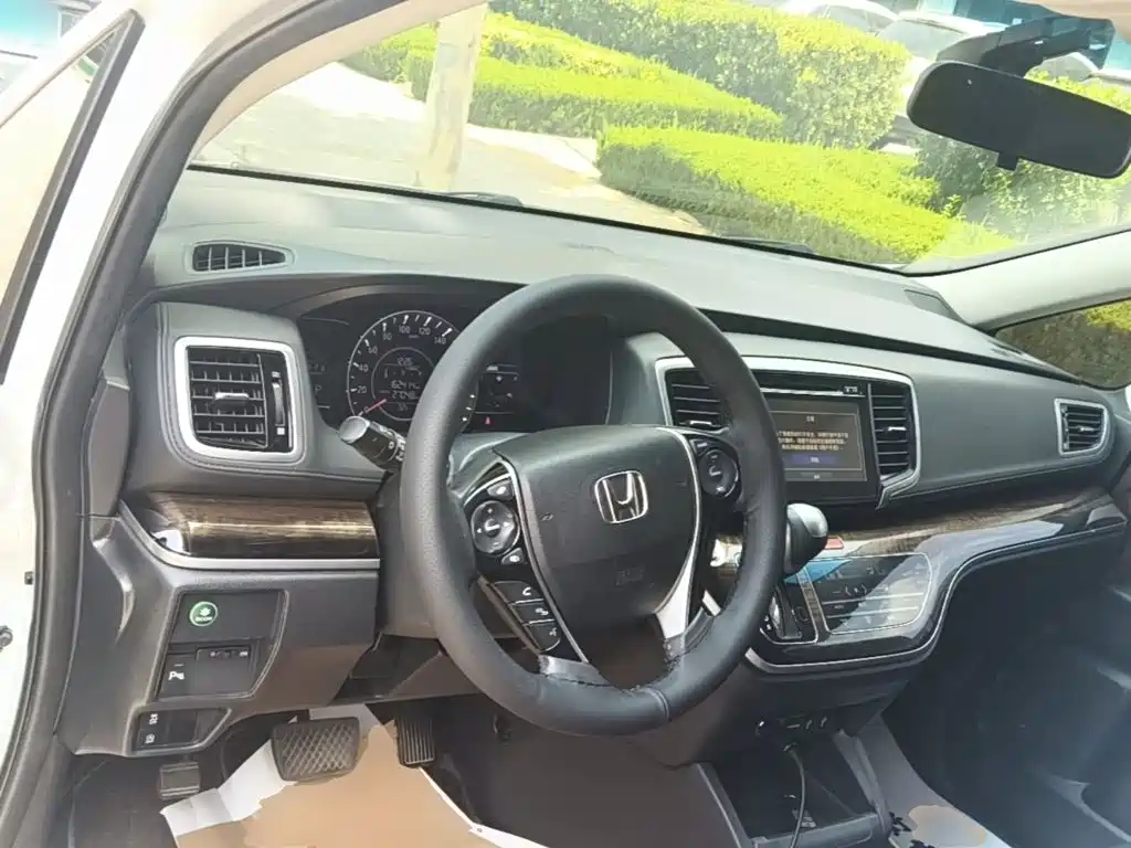Honda Odyssey 2017 — фото 10