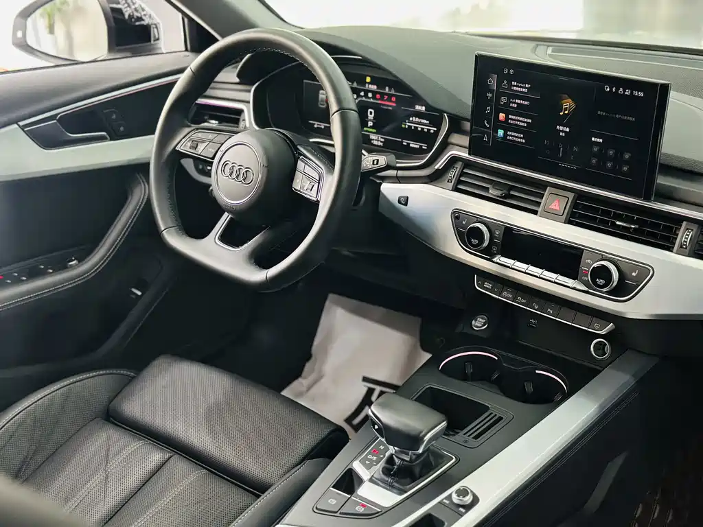 Audi A4L 2022 — фото 13