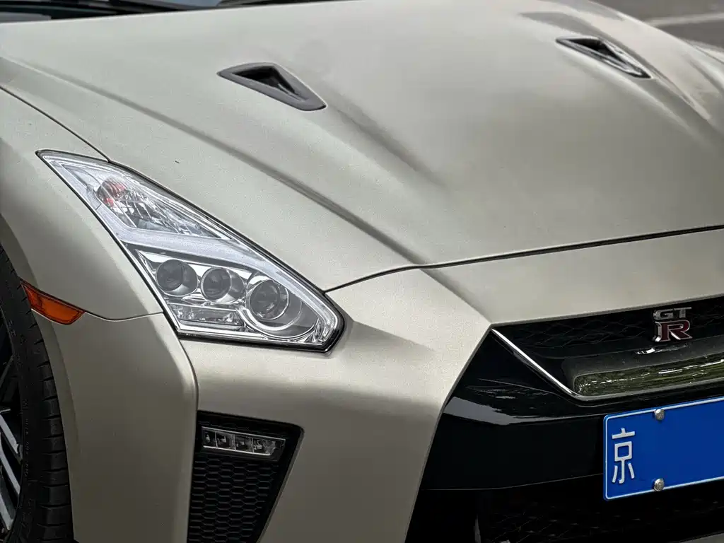 Nissan GT-R 2012 — фото 8