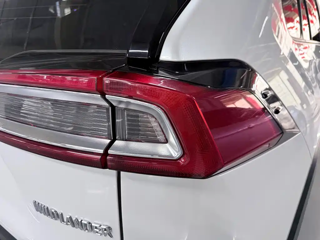 Toyota Wildlander 2023 — фото 20