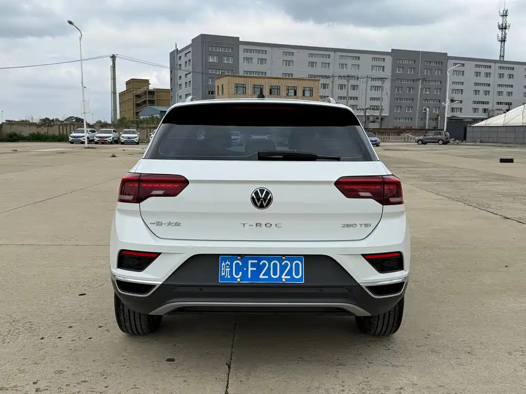 Volkswagen T-Roc 2023 — фото 6