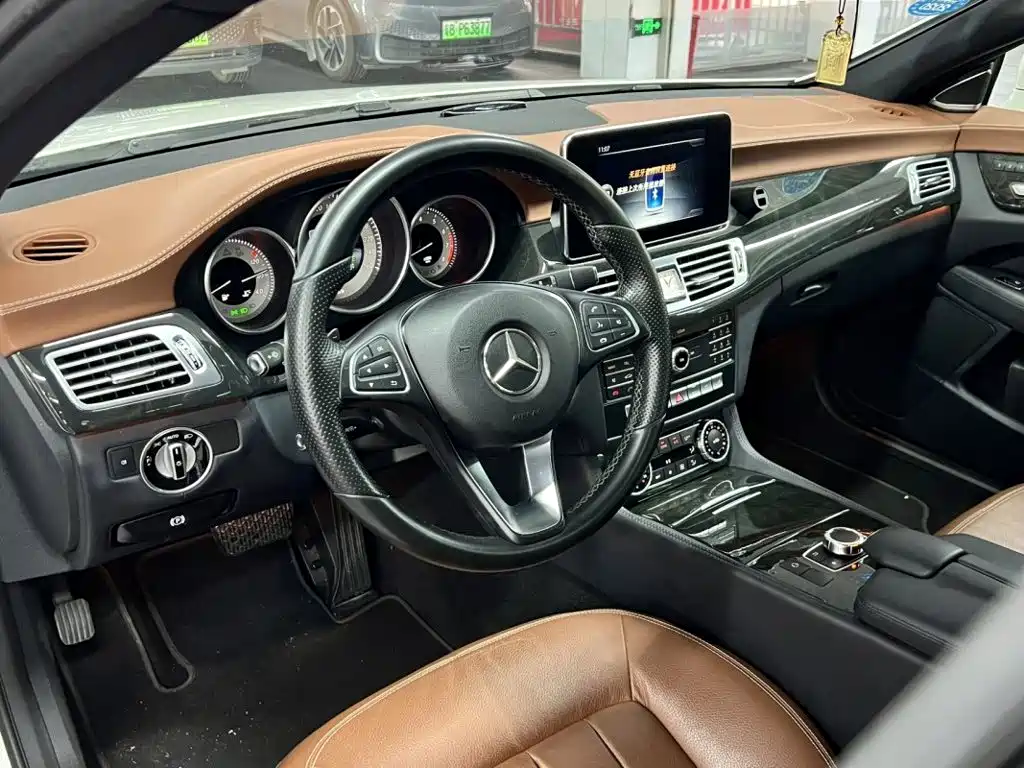 Mercedes-Benz CLS 2017 — фото 9