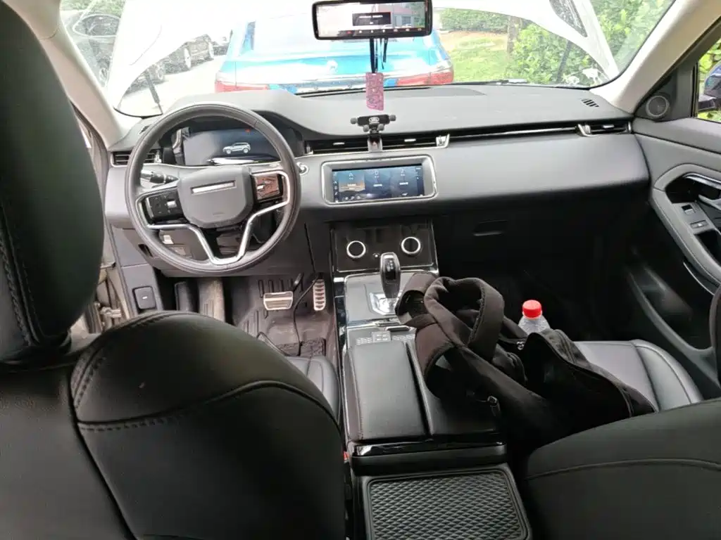 Land Rover Evoque 2022 — фото 10