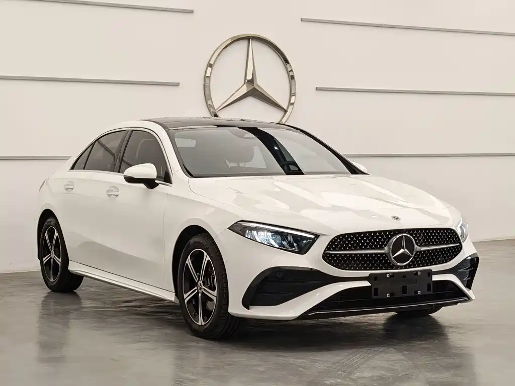 Mercedes-Benz A-Class 2024 — фото 3