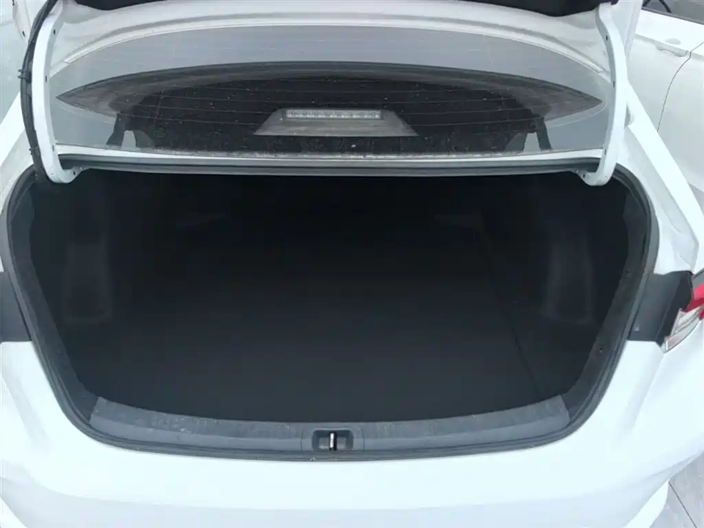 Toyota Corolla 2023 — фото 19