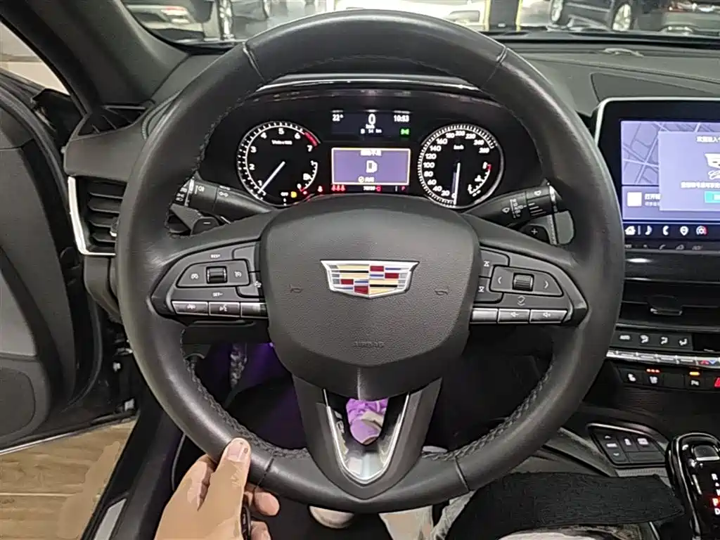 Cadillac CT5 2022 — фото 11