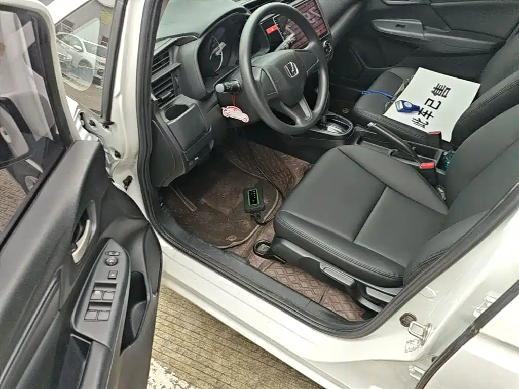 Honda Fit 2016 — фото 16