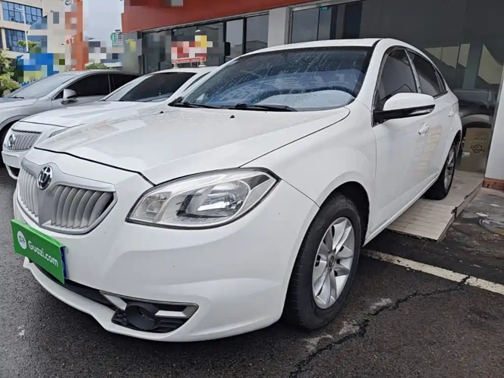 Zhonghua H330 2015