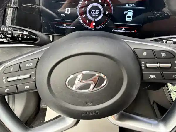 Hyundai Elantra 2023