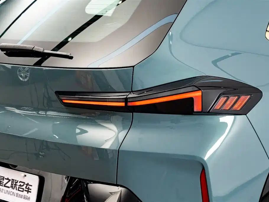 BMW XM 2024 — фото 11