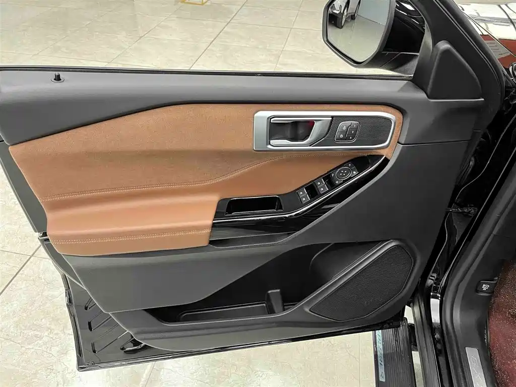 Ford Explorer 2023 — фото 11