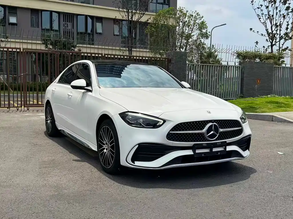 Mercedes-Benz C-Class 2023 — фото 3