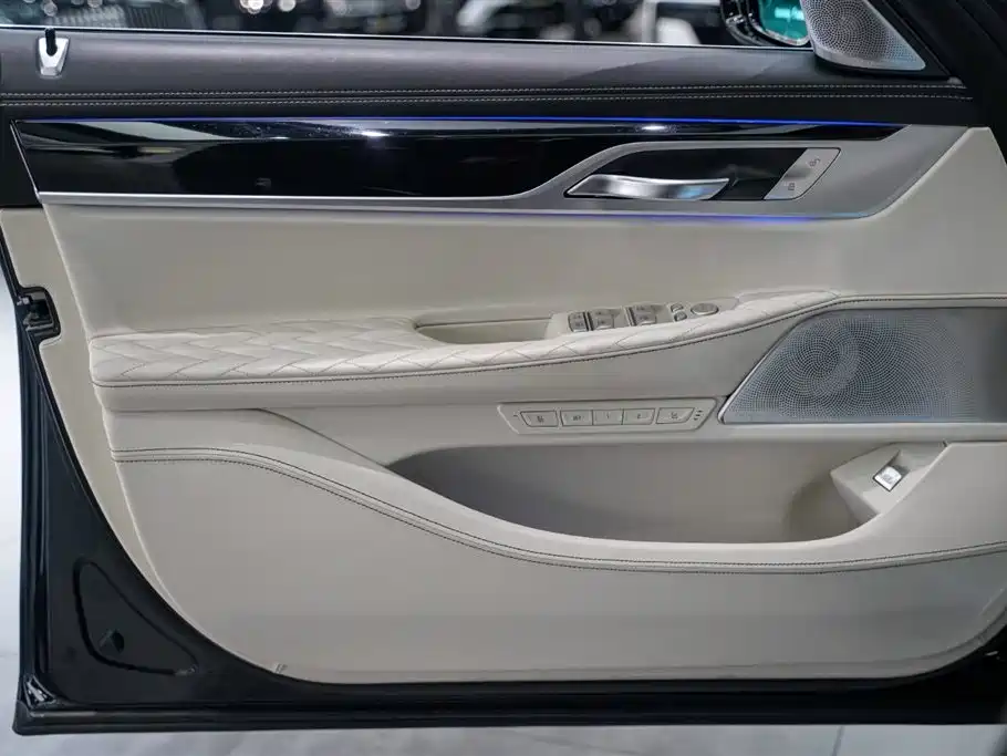 BMW 7 Series 2020 — фото 10
